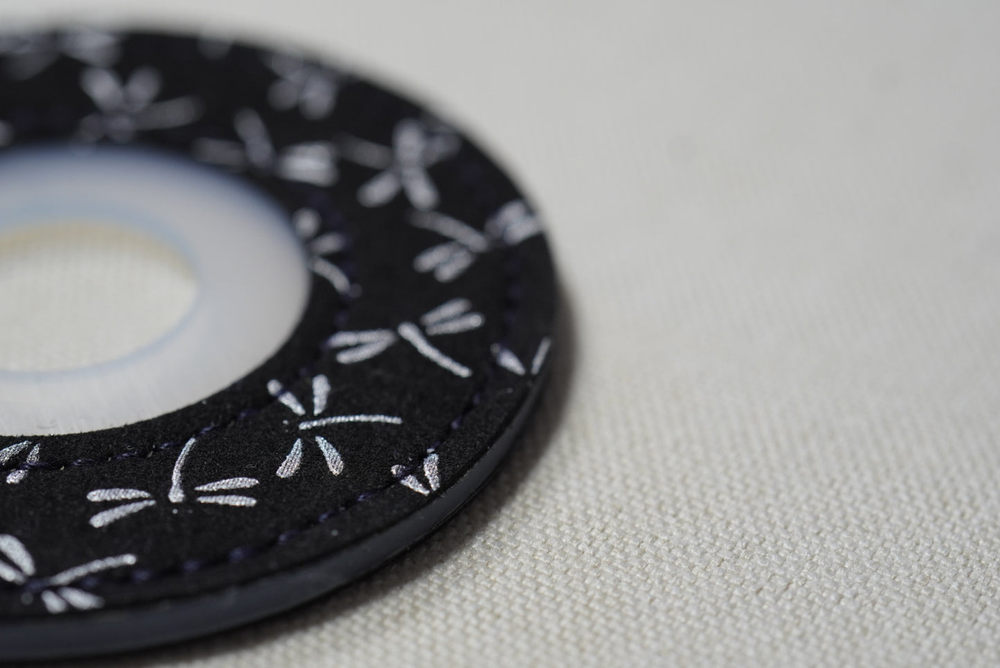 雪蜻蛉 Snow Dragonfly - Leather Tsuba Dome
