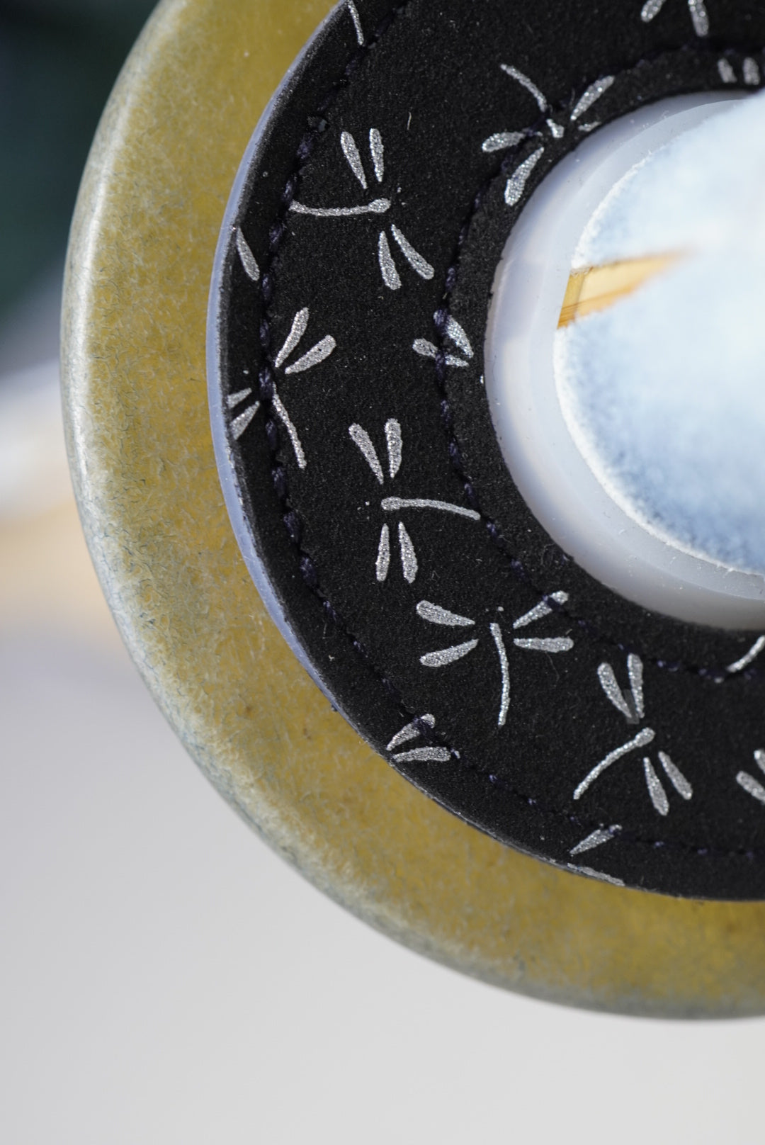 雪蜻蛉 Snow Dragonfly - Leather Tsuba Dome