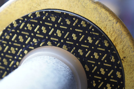 金の麻葉Golden Hemp Leaf - Leather Tsuba Dome